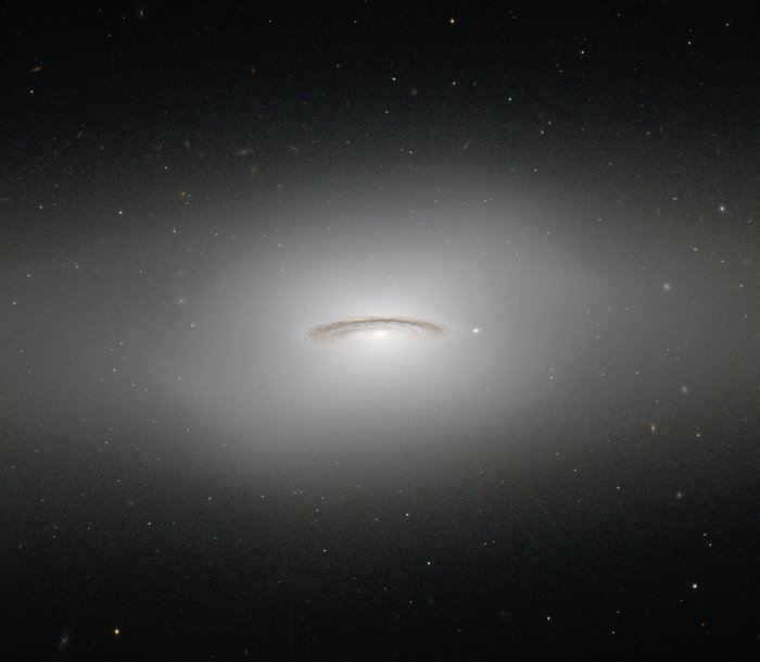 The whirling disc of NGC 4526